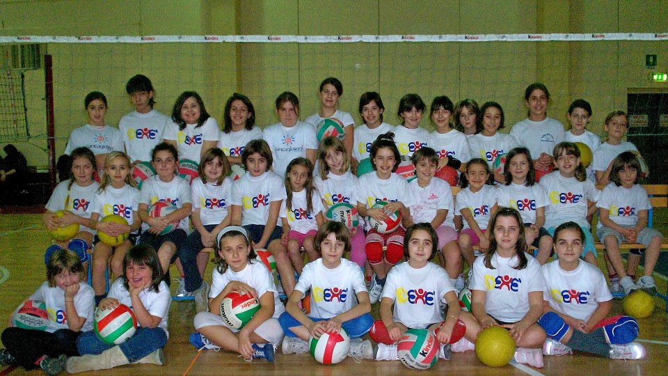 Foto dell e bambine del Mini Volley